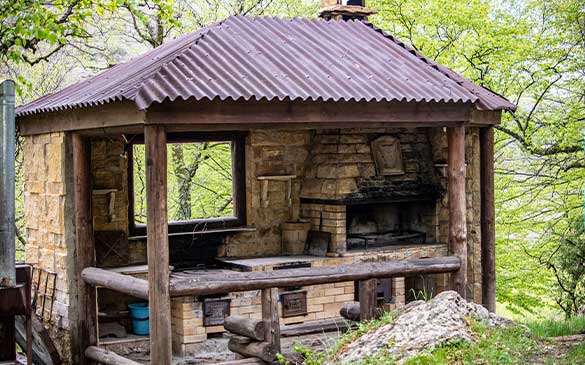 7 Reasons Why You Need An Outdoor Kitchen In Your Backyard
